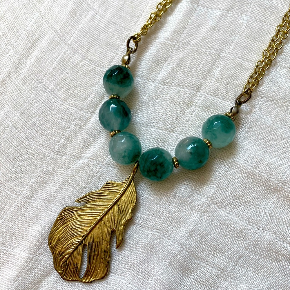Feather and agate pendant on double chain
